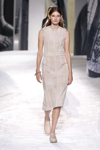 Look 33